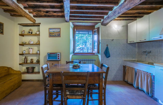 Casa de 6 quartos em Pescia com piscina e jardim - Foto 39