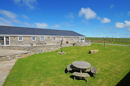 Photo 137 - 10 bedroom House in Pwllheli with garden and sea view