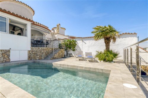 Foto 30 - Casa de 2 quartos em Castelló d'Empúries com piscina privada e vistas do mar