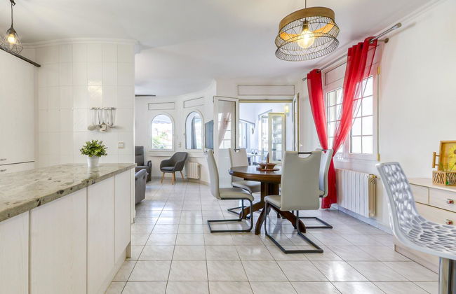 Casa de 4 quartos em Castelló d'Empúries com piscina privada e jardim - Foto 9