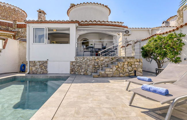 Casa de 4 quartos em Castelló d'Empúries com piscina privada e jardim - Foto 20