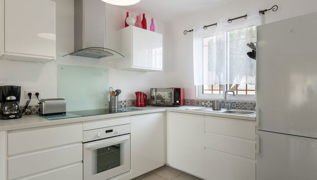 3 bedroom House in Laudun-l'Ardoise with private pool and garden - Photo 4