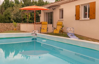 Photo 1 - Maison de 2 chambres à Laudun-l'Ardoise avec piscine privée et jardin