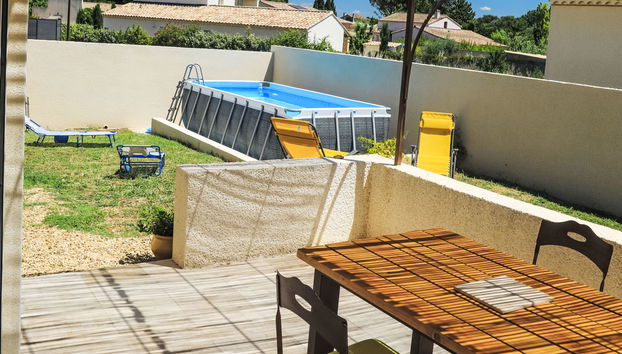 3 bedroom House in Laudun-l'Ardoise with private pool and garden - Photo 2