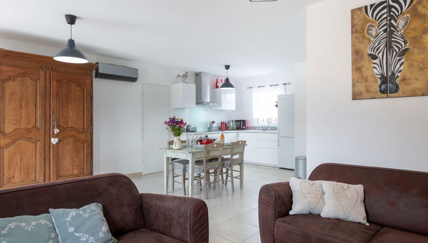 3 bedroom House in Laudun-l'Ardoise with private pool and garden - Photo 3