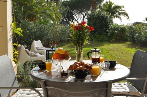 Foto 14 - Appartamento con 1 camera da letto a La Croix-Valmer con piscina e terrazza