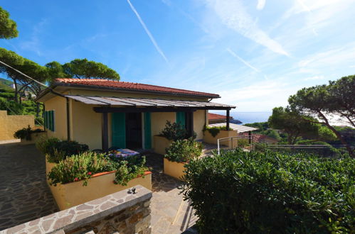 Foto 1 - Apartamento de 1 quarto em Capoliveri com jardim e vistas do mar