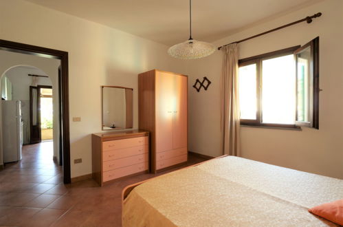 Foto 10 - Apartamento de 1 habitación en Capoliveri con jardín y vistas al mar