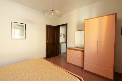 Foto 11 - Apartamento de 1 quarto em Capoliveri com jardim e vistas do mar