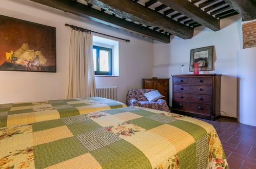 Photo 21 - 2 bedroom Apartment in Colle di Val d'Elsa with swimming pool and garden