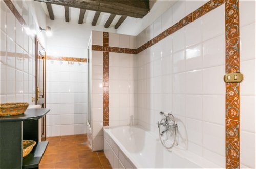 Foto 26 - Apartment mit 2 Schlafzimmern in Colle di Val d'Elsa mit schwimmbad und garten