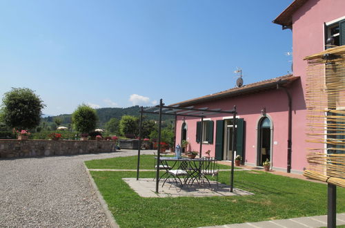 Photo 16 - 2 bedroom Apartment in Lucca with swimming pool and garden