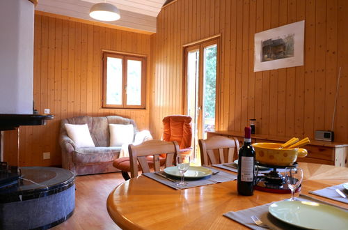 Foto 3 - Haus mit 2 Schlafzimmern in Serravalle mit garten