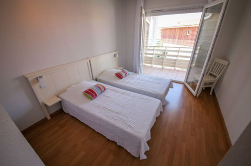 Foto 5 - Casa con 4 camere da letto a Biscarrosse con piscina e giardino