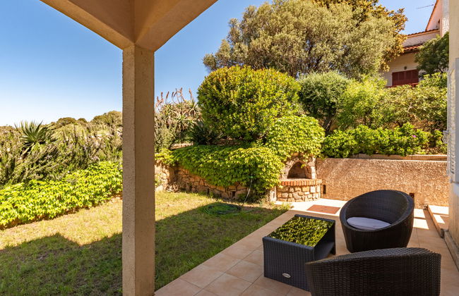 2 bedroom Apartment in Propriano with swimming pool and garden - Photo 2