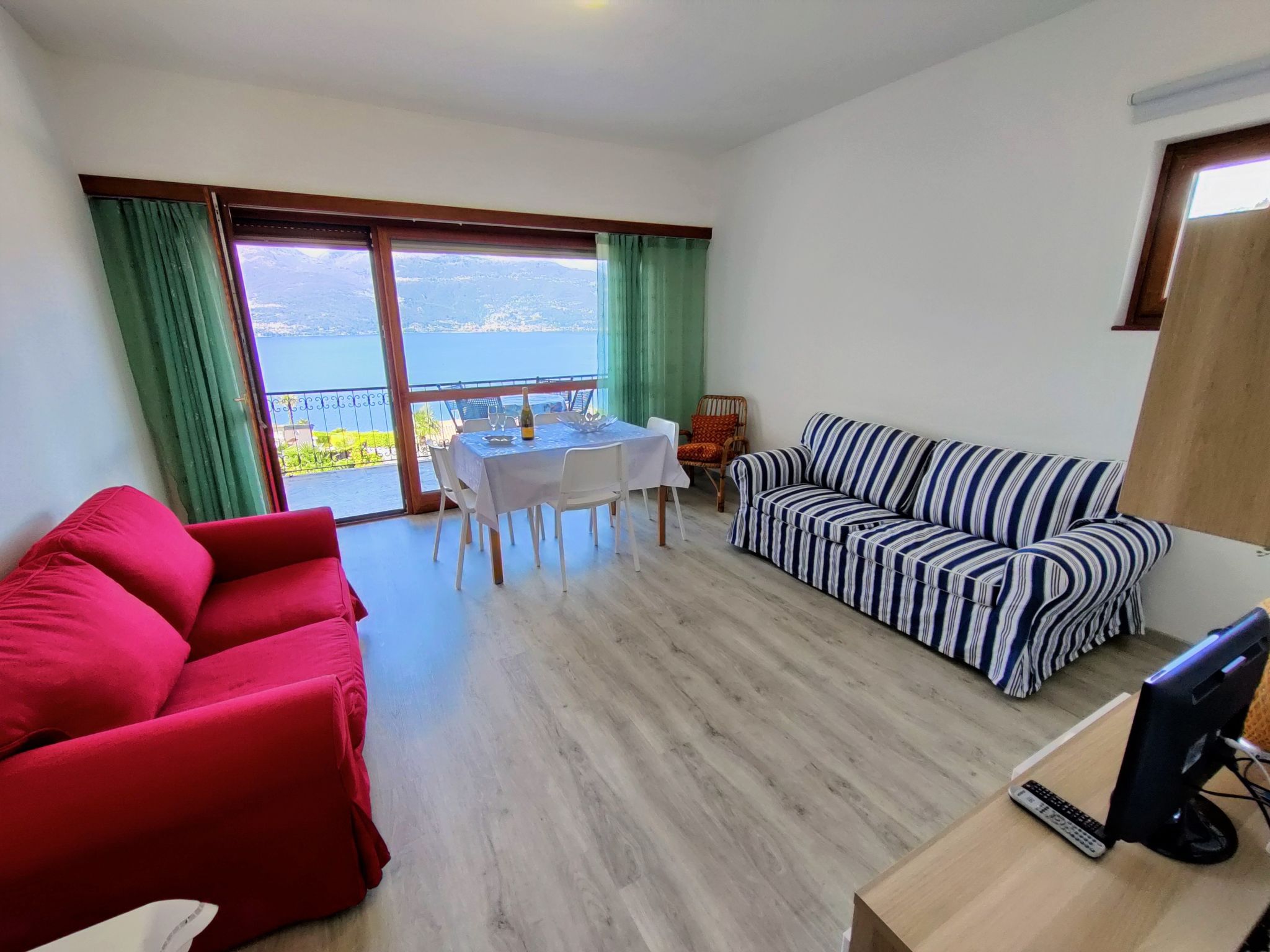 Foto 7 - Appartamento con 1 camera da letto a Brezzo di Bedero con piscina e vista sulle montagne