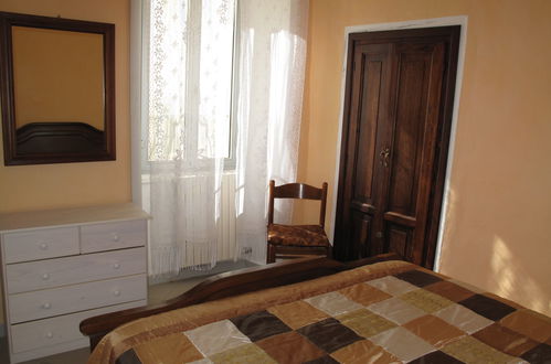 Photo 12 - 3 bedroom Apartment in Cipressa with garden