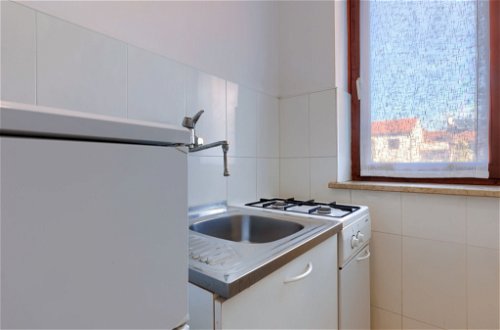 Foto 16 - Apartment mit 2 Schlafzimmern in Rovinj mit blick aufs meer
