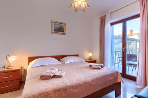 Foto 7 - Apartamento de 2 habitaciones en Rovinj con vistas al mar