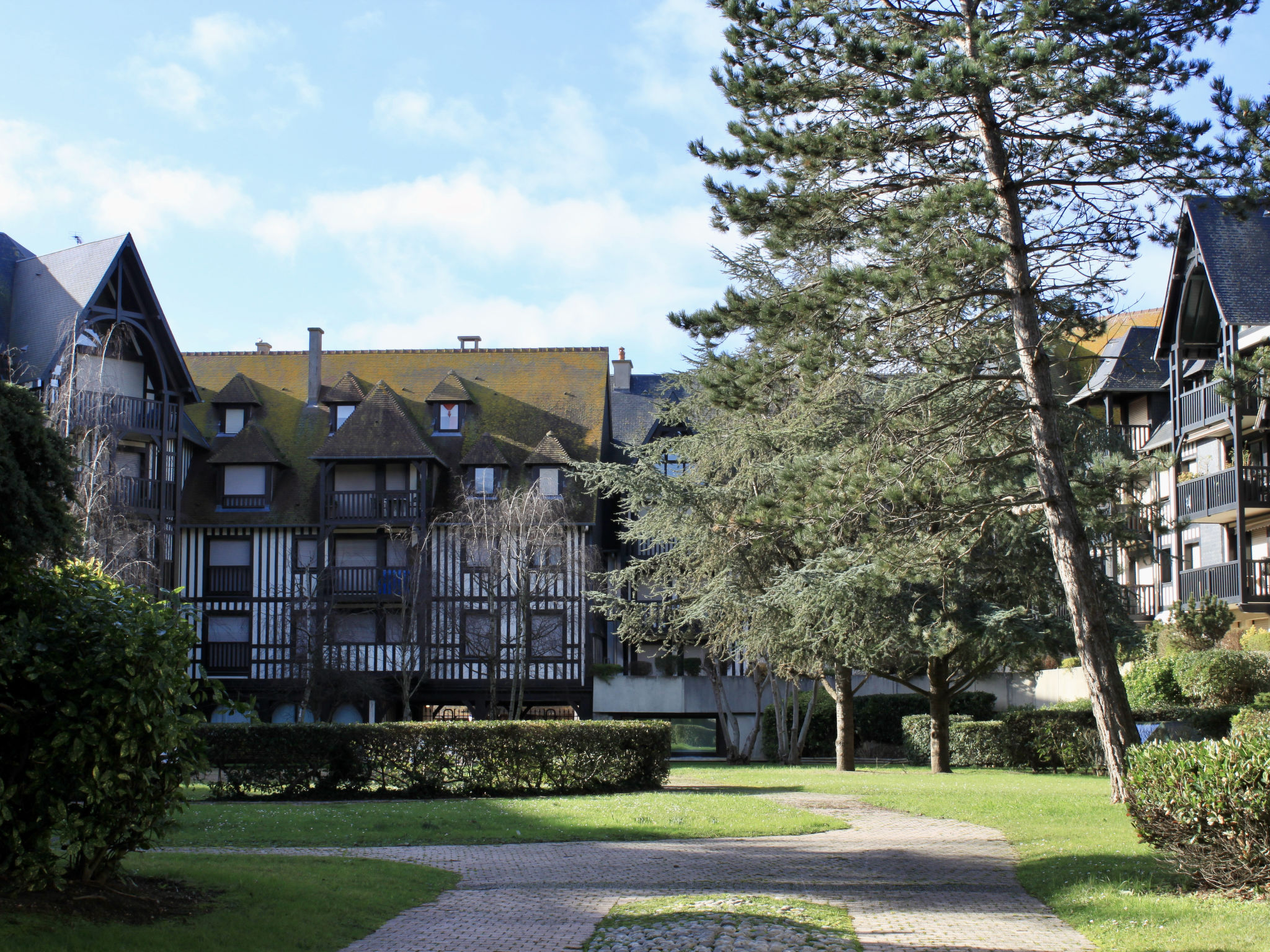 Photo 2 - Appartement de 2 chambres à Deauville avec vues à la mer