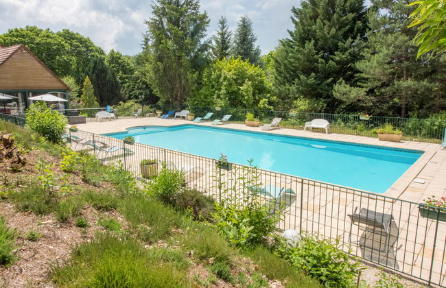 Casa de 3 quartos em Aubazines com piscina e jardim - Foto 1