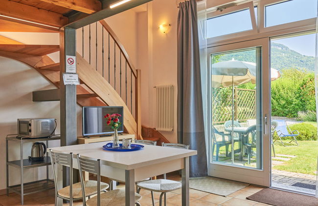 Casa de 2 quartos em Dongo com jardim - Foto 5