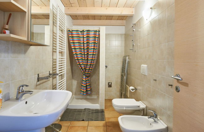 Casa de 2 quartos em Dongo com jardim - Foto 14