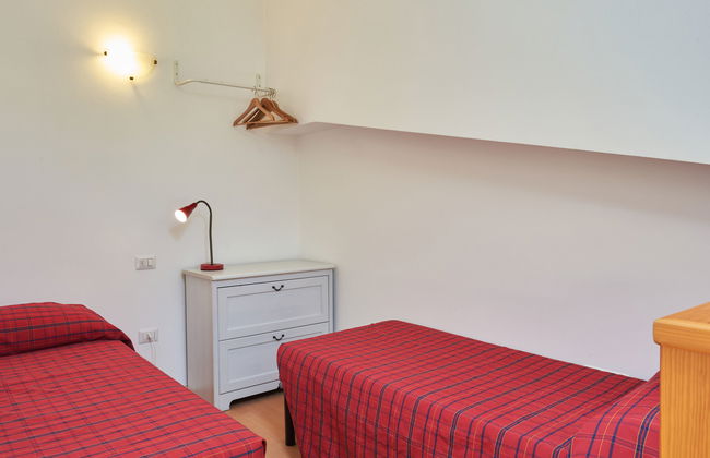 Casa de 2 quartos em Dongo com jardim - Foto 13