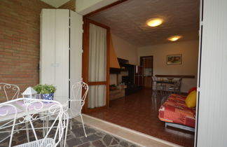 Photo 2 - 2 bedroom House in Lignano Sabbiadoro with garden and terrace