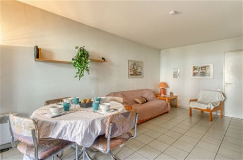 Foto 5 - Apartamento de 1 quarto em Fréjus com piscina e vistas do mar