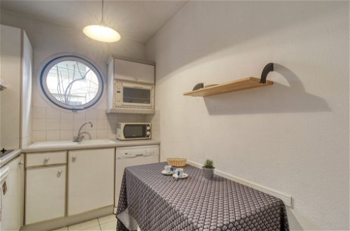 Foto 10 - Apartment mit 1 Schlafzimmer in Fréjus mit schwimmbad und blick aufs meer