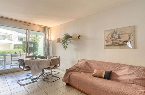 Foto 7 - Apartment mit 1 Schlafzimmer in Fréjus mit schwimmbad und blick aufs meer