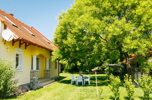 Photo 1 - 4 bedroom House in Balatonudvari with garden