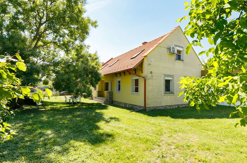 Photo 28 - 4 bedroom House in Balatonudvari with garden