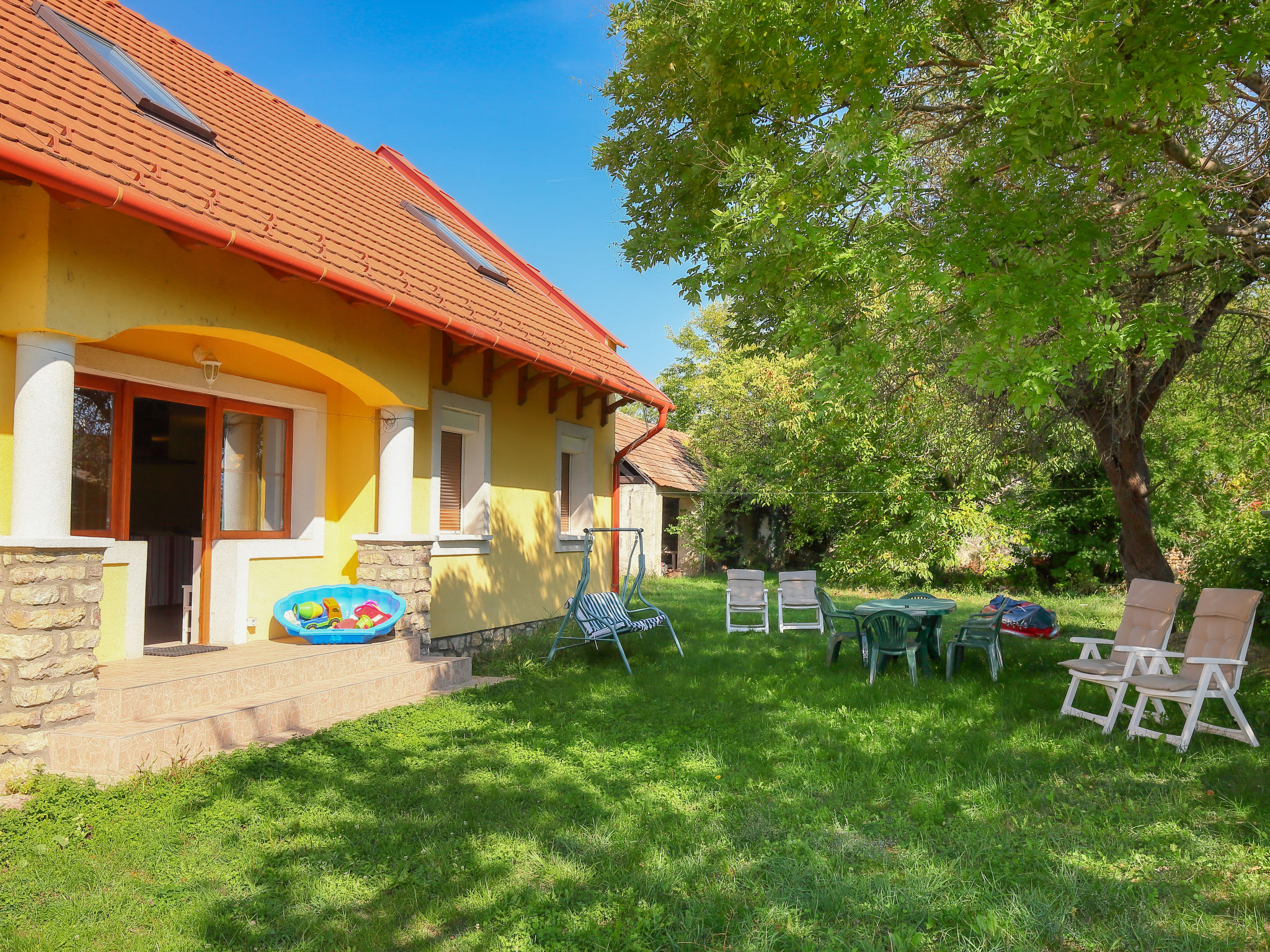 Photo 1 - Maison de 4 chambres à Balatonudvari avec jardin