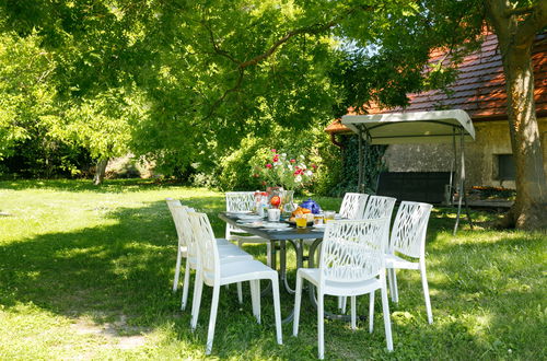 Photo 2 - 4 bedroom House in Balatonudvari with garden