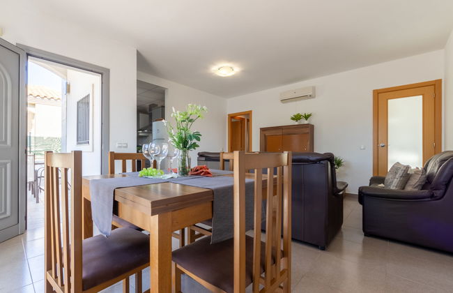 4 bedroom House in Deltebre with private pool and garden - Photo 7