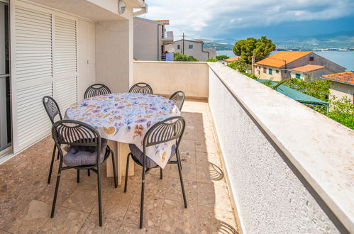 Foto 30 - Casa con 5 camere da letto a Spalato con piscina privata e vista mare