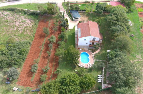 Foto 28 - Apartamento de 2 quartos em Poreč com piscina e jardim