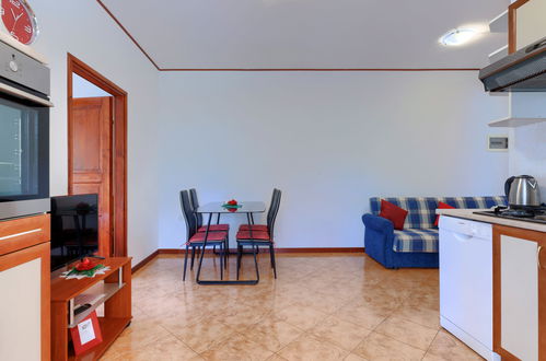 Foto 8 - Apartamento de 2 quartos em Poreč com piscina e jardim