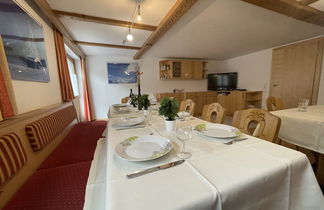 Photo 3 - Maison de 5 chambres à Pettneu am Arlberg avec terrasse et vues sur la montagne