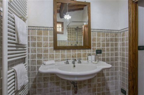 Foto 12 - Apartment mit 1 Schlafzimmer in Montevarchi mit schwimmbad und garten