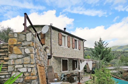 Photo 11 - Maison de 1 chambre à Pietrabruna avec terrasse et vues à la mer