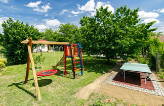 Foto 3 - Casa con 2 camere da letto a Balatonszemes con giardino e vista sulle montagne