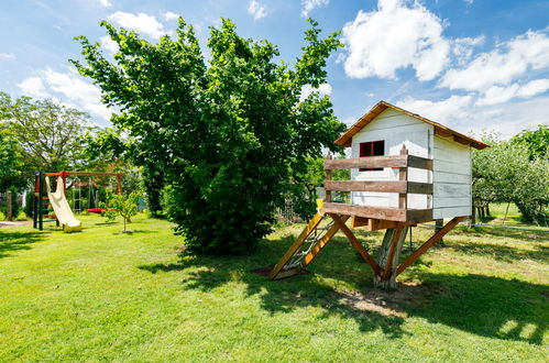 Foto 16 - Casa de 2 quartos em Balatonszemes com jardim e terraço