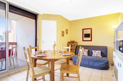 Photo 6 - 1 bedroom Apartment in Canet-en-Roussillon with swimming pool and garden