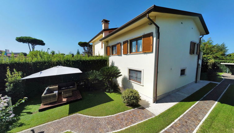 Photo 1 - Maison de 4 chambres à Forte dei Marmi avec jardin et terrasse