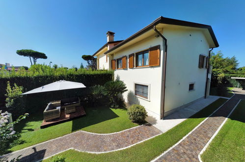 Foto 36 - Casa con 4 camere da letto a Forte dei Marmi con giardino e vista mare