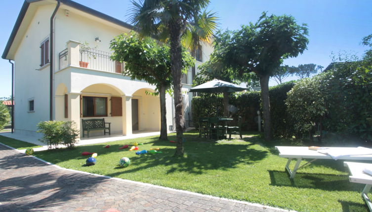 Foto 1 - Casa de 4 habitaciones en Forte dei Marmi con jardín y vistas al mar