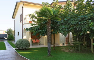 Foto 2 - Casa de 4 habitaciones en Forte dei Marmi con jardín y vistas al mar